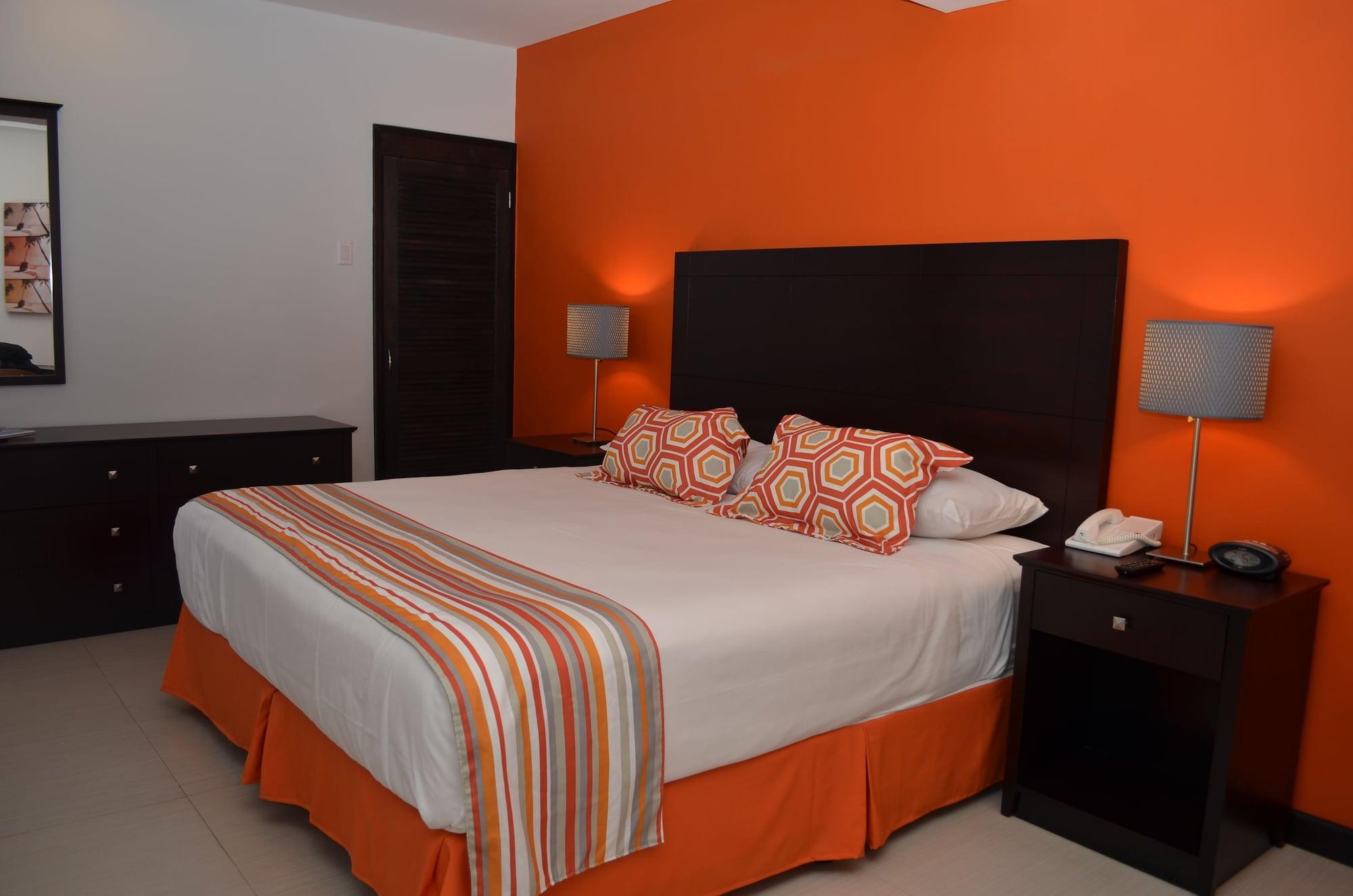 Hotel Talk Of The Town & Club By Gh 3*