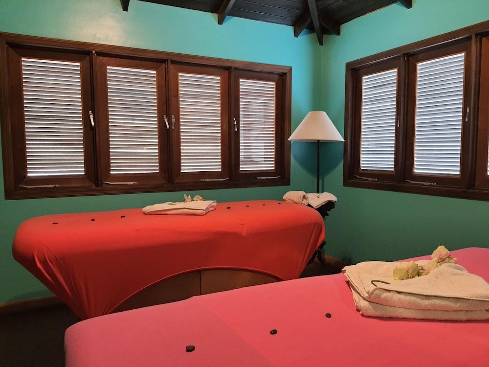Tryp By Wyndham Aruba (adults Only) Hotel