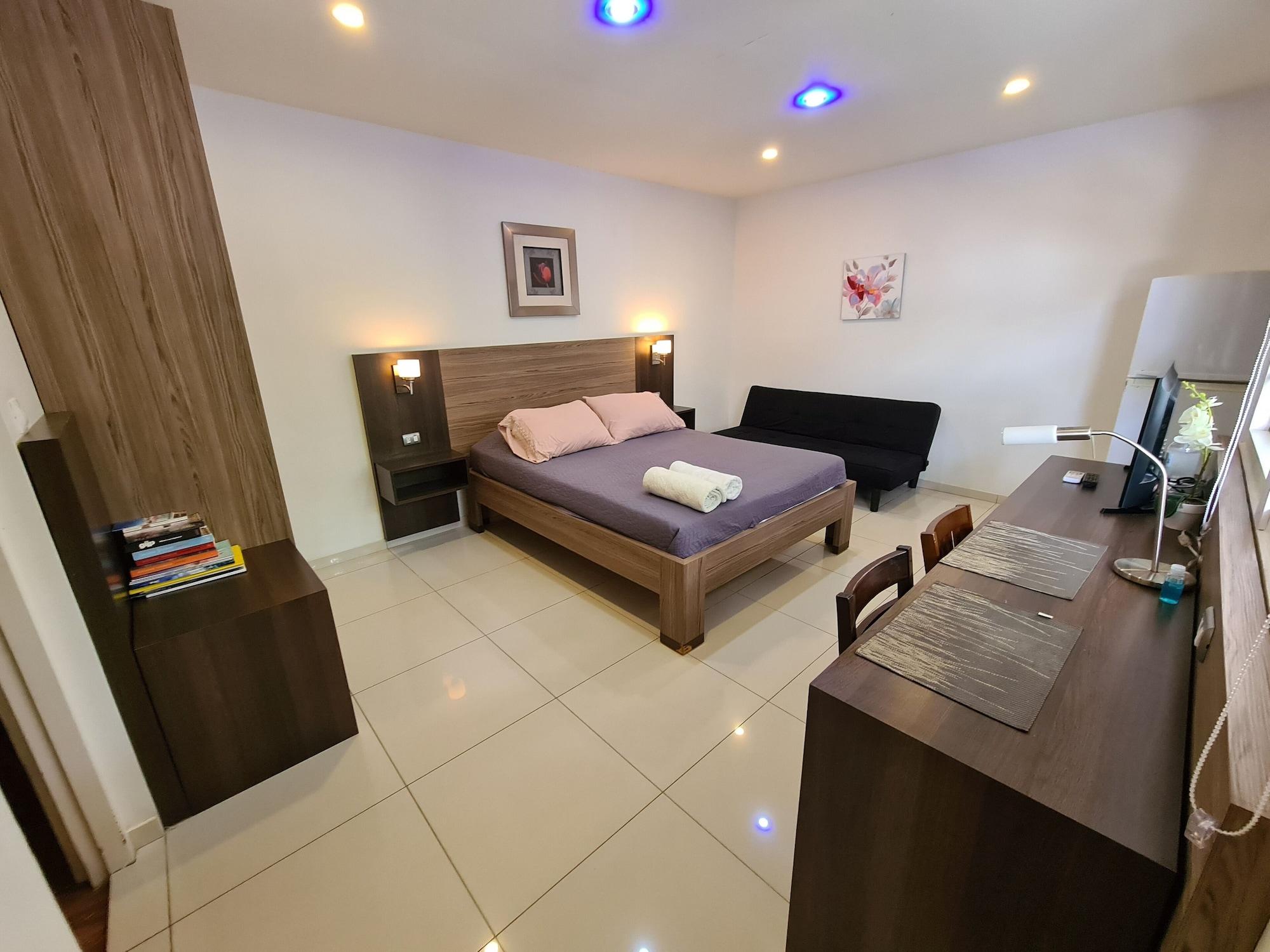 & Apartment *