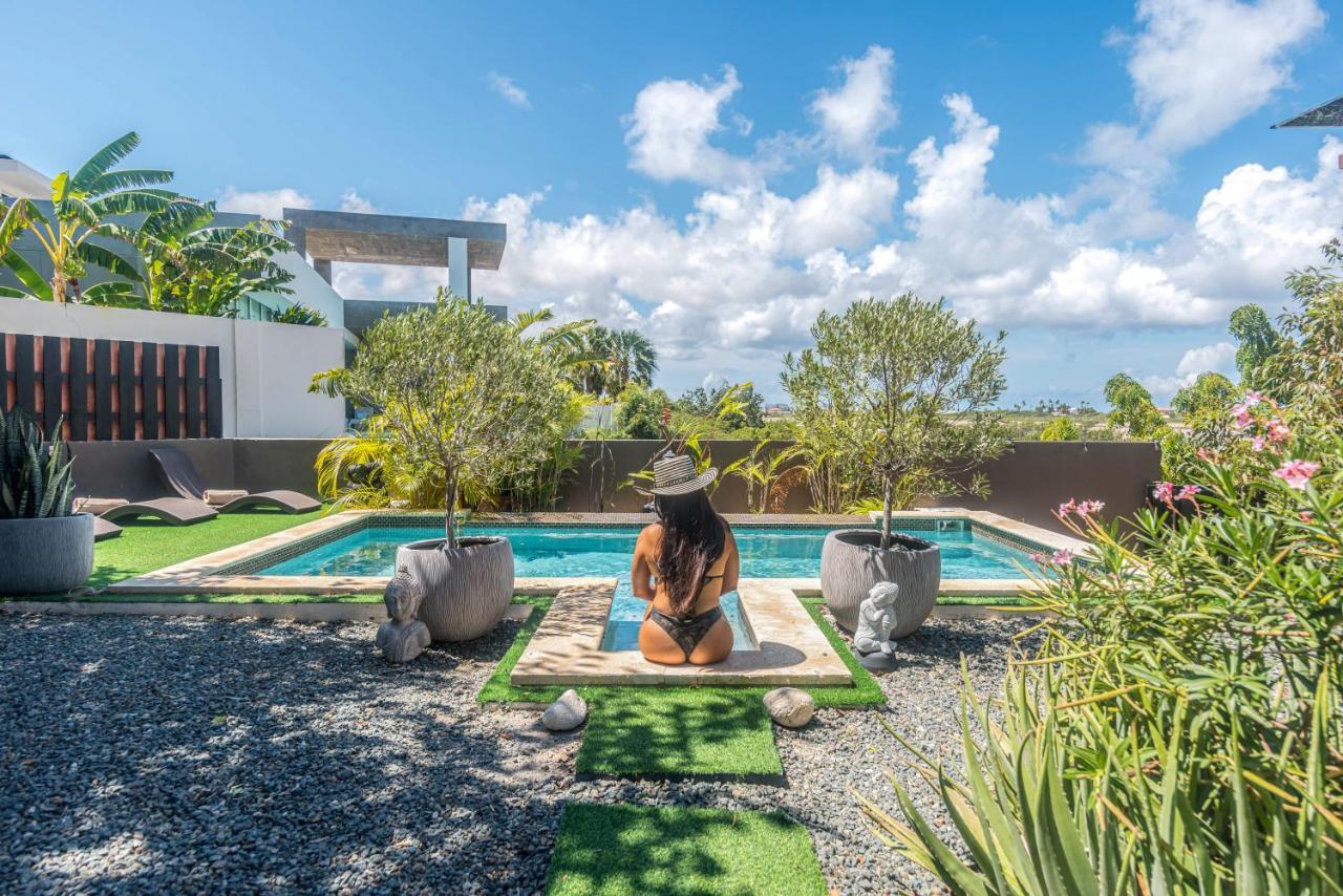 Y Solo Unique Private Walking Distance To The