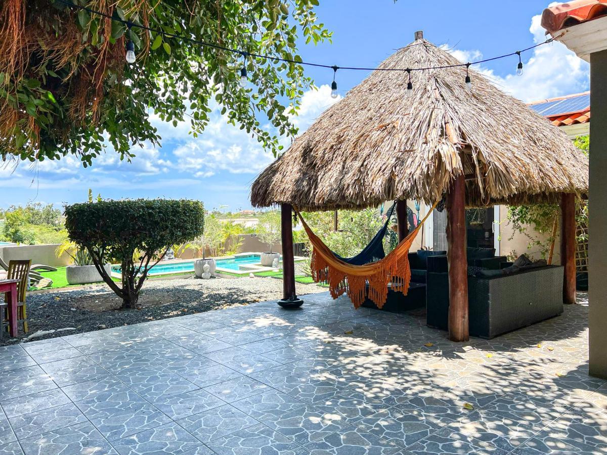 Y Solo Unique Private Walking Distance To The Guest house