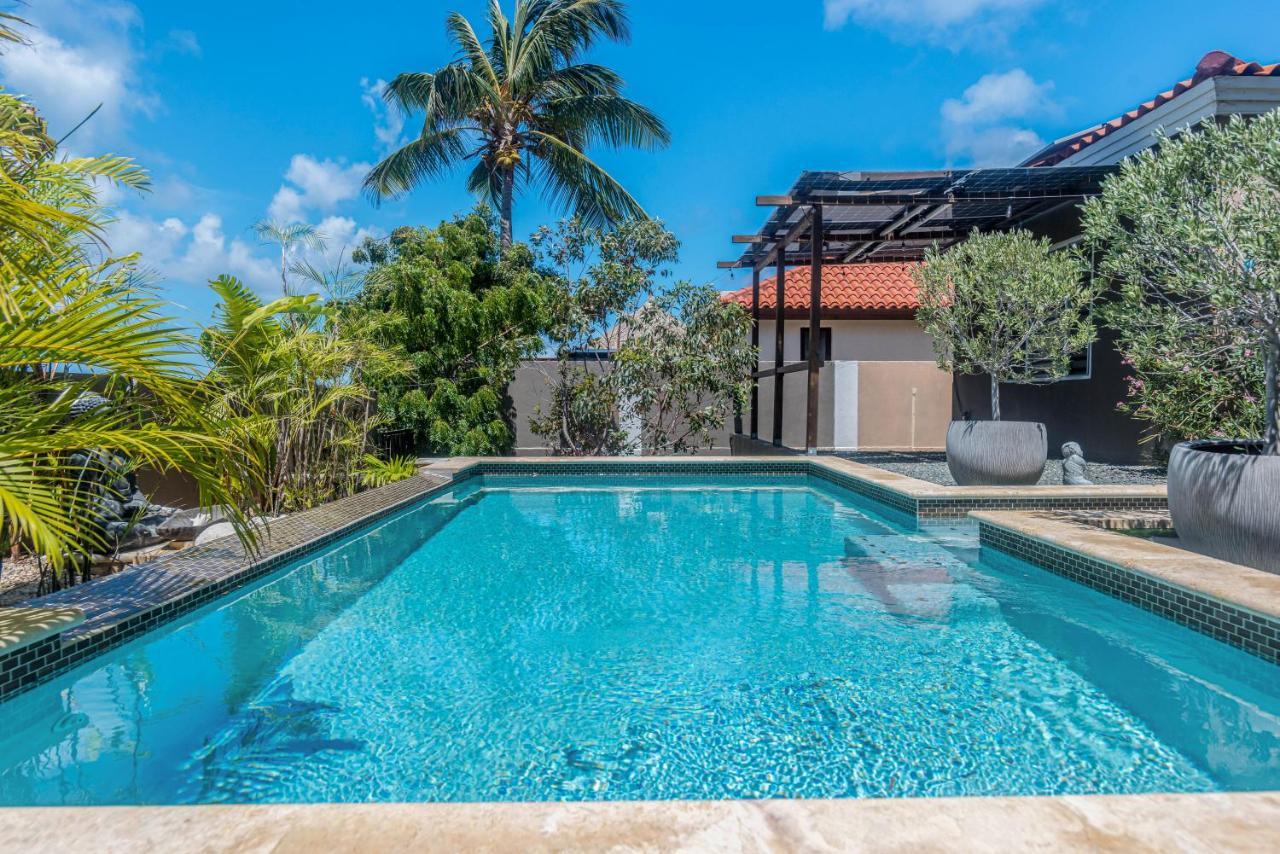 Y Solo Unique Private Walking Distance To The