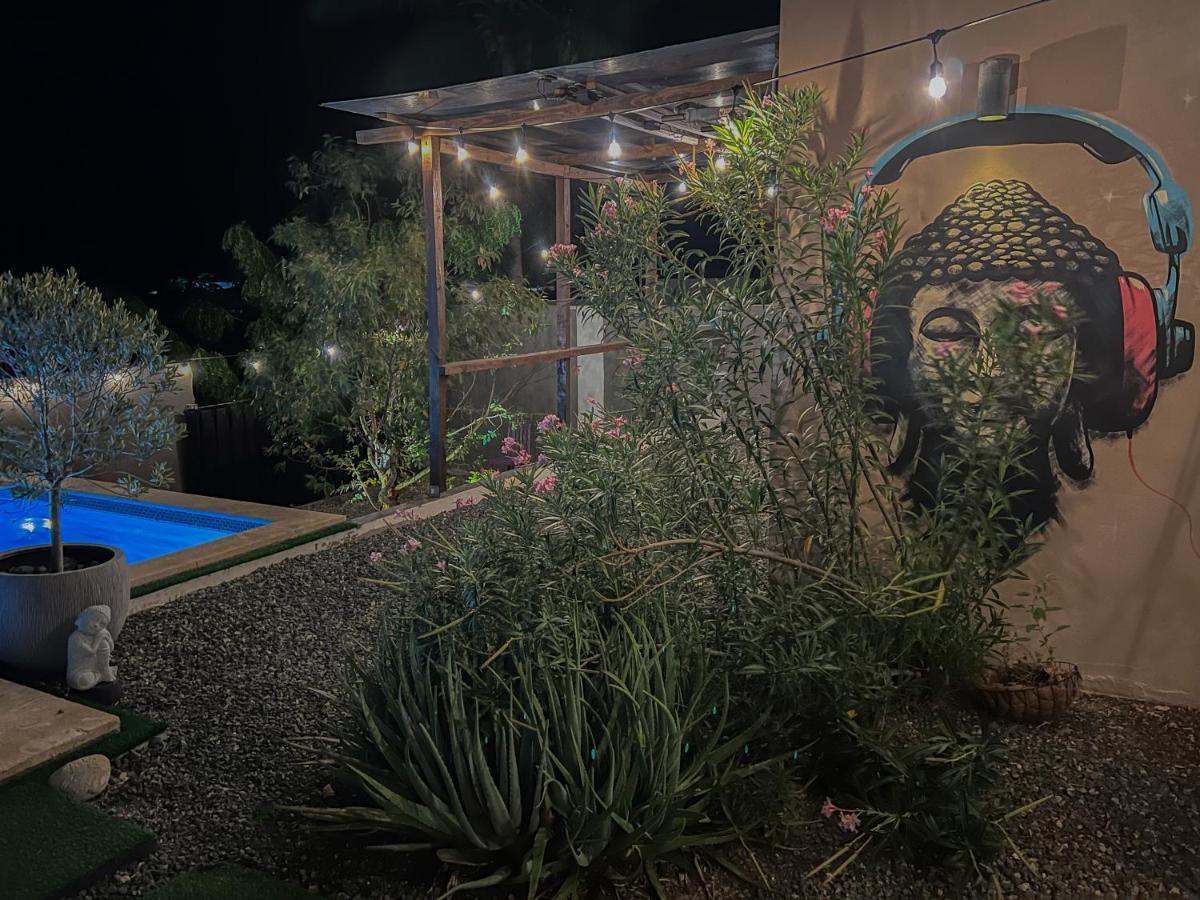 Y Solo Unique Private Walking Distance To The