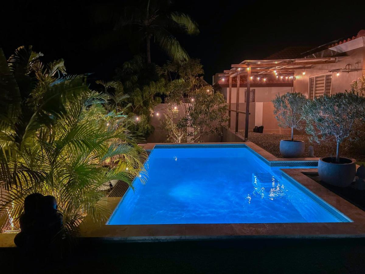 Y Solo Unique Private Walking Distance To The Guest house
