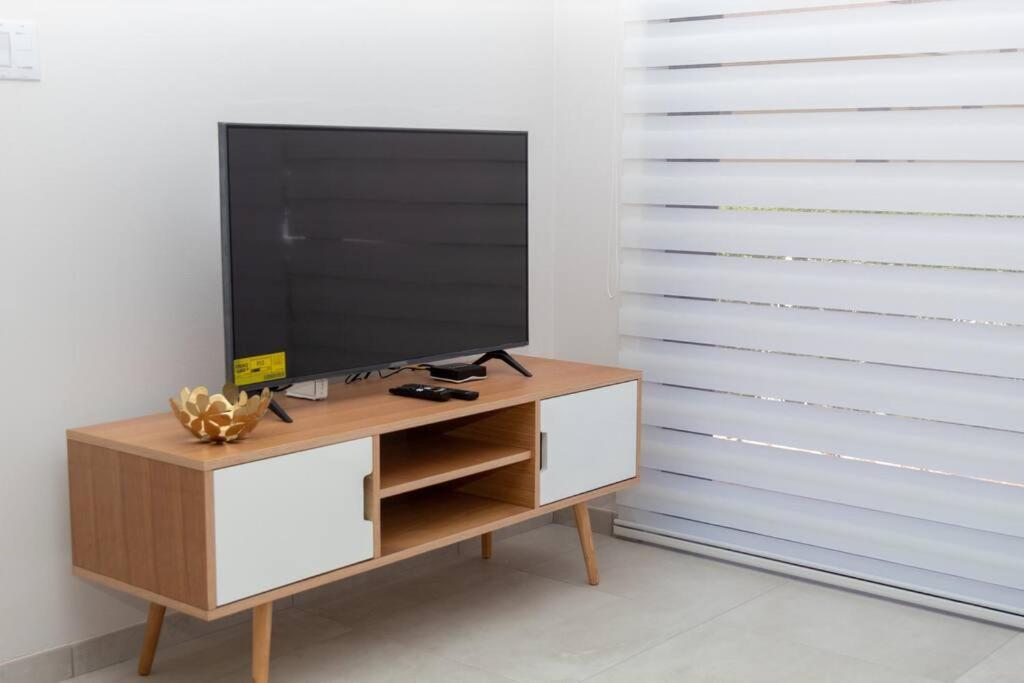 New! Cozy 1 Bedroom Condo- Gold Coast, Noord Aruba