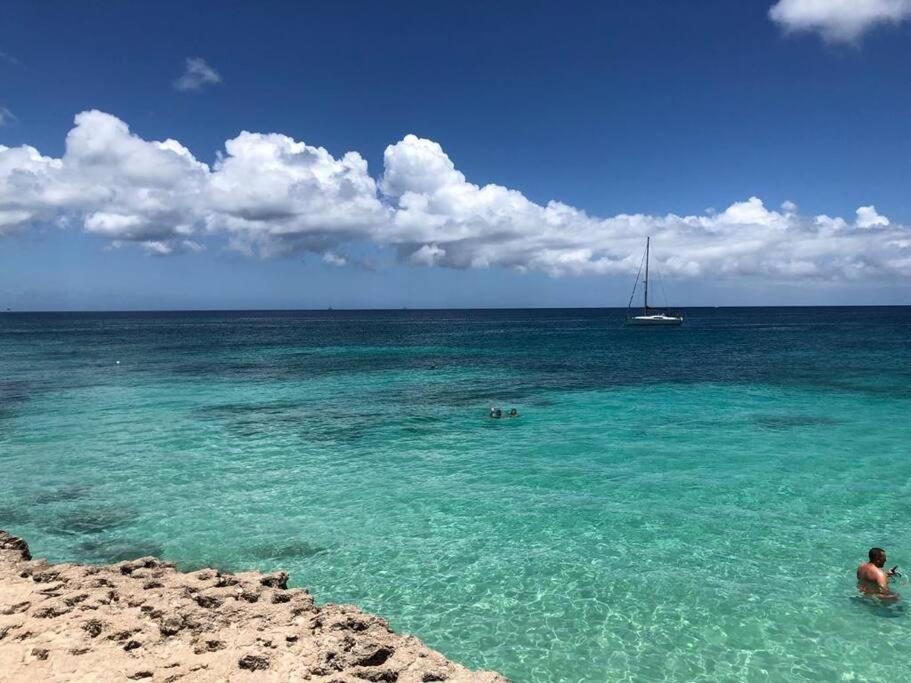 New! Cozy 1 Bedroom Condo- Gold Coast, Noord Aruba * Palm Beach