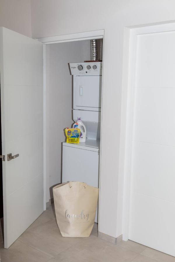New! Cozy 1 Bedroom Condo- Gold Coast, Noord Aruba Palm Beach