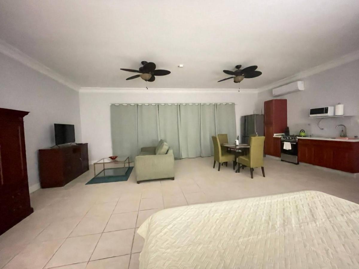 Sandpiper Apartment *