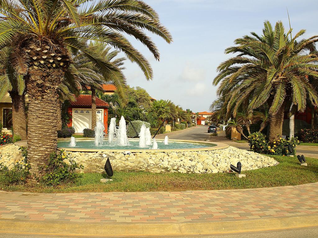 Gold Coast Luxury One Floor Apartment Palm Beach