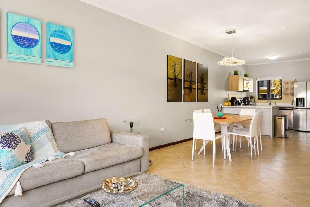 Incredible House In Gold Coast With Private Jacuzzi New Remodeling Palm Beach