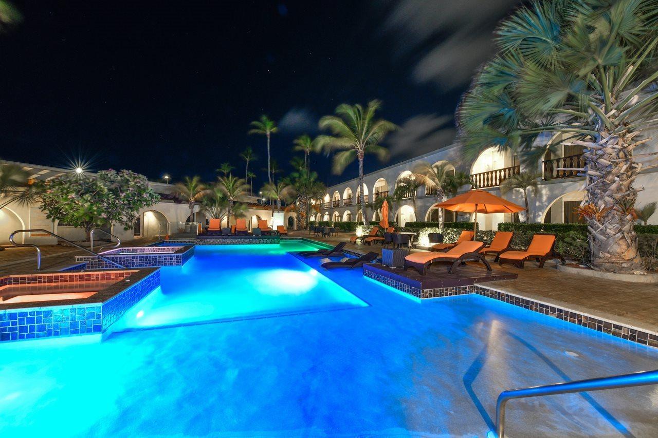 Hotel Talk Of The Town & Club By Gh 3*