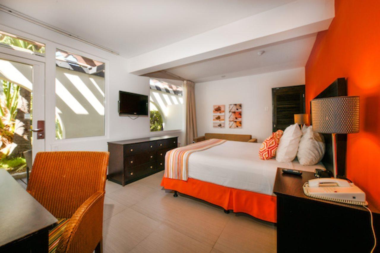 Talk Of The Town & Club By Gh Hotel