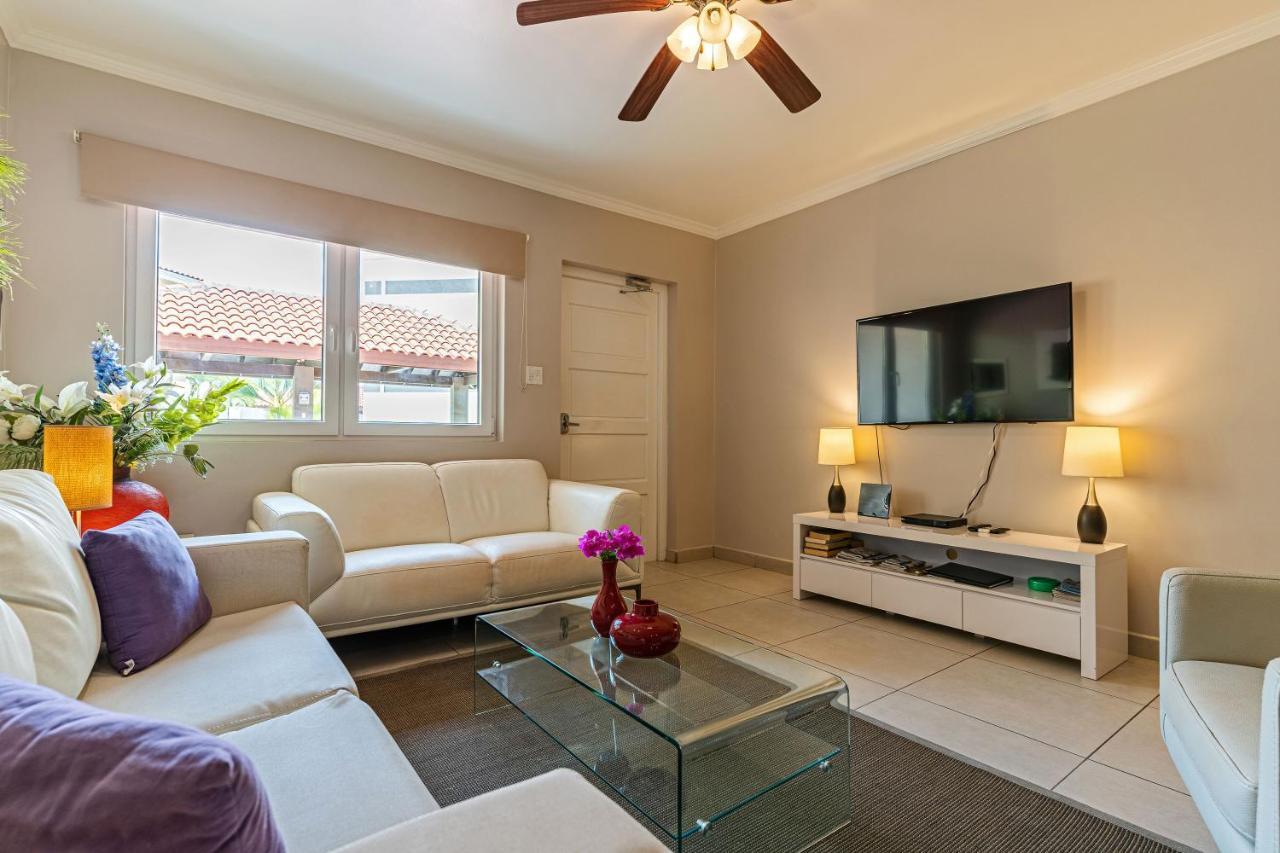 Apartment Zen Gardens Apartment, 350 Yards From Eagle Beach! Palm Beach