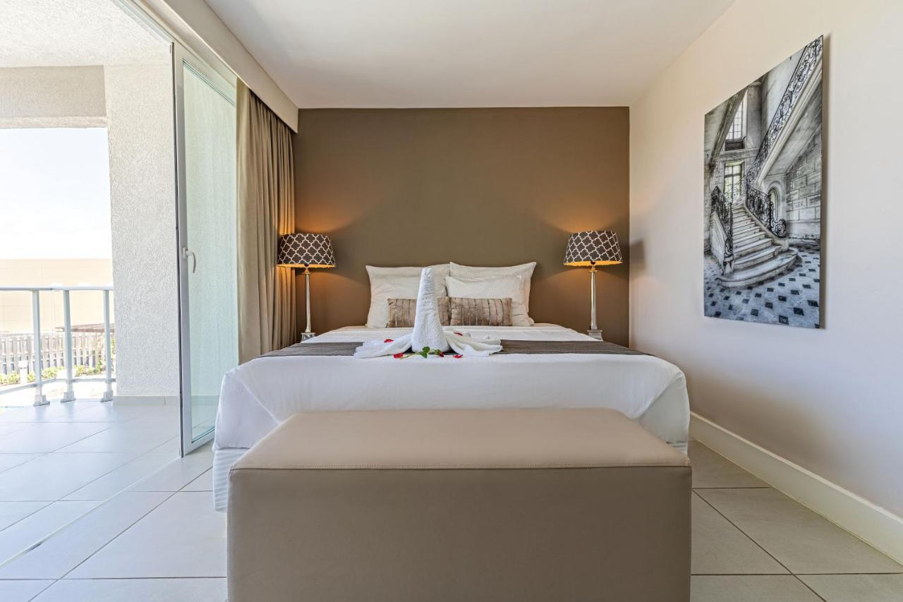 Large Luxury On Palm Palm Beach
