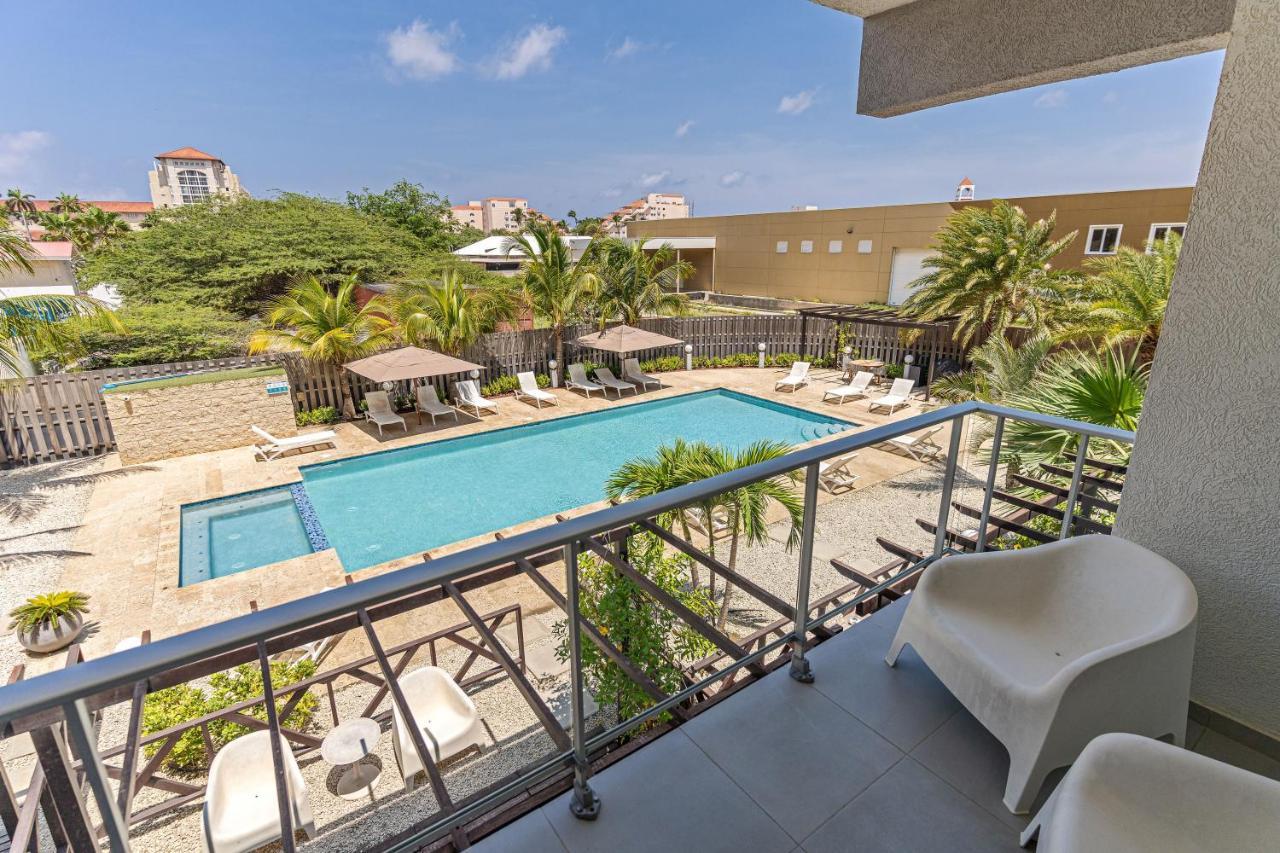 Large Luxury On Palm