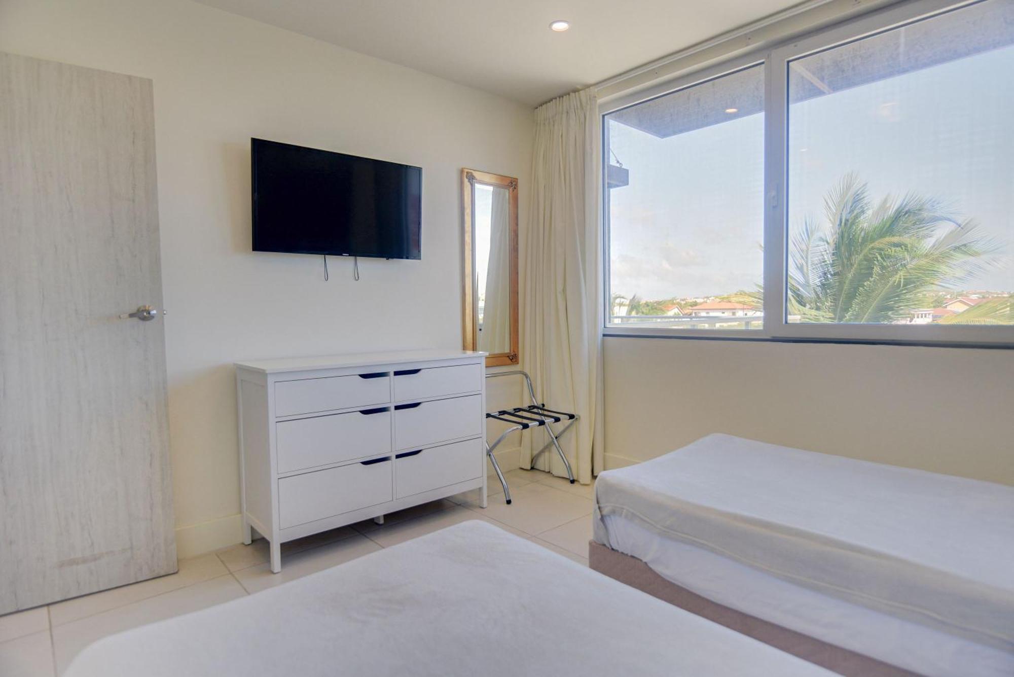 Apartment New ! Islas # 8 Palm Beach