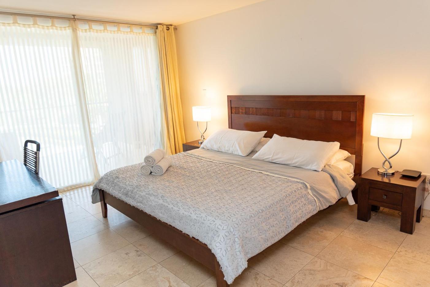 Star Oasis Apartment Palm Beach