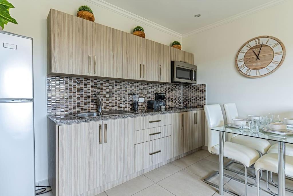 Affordable Family Only 350 Yards From Eagle Palm Beach