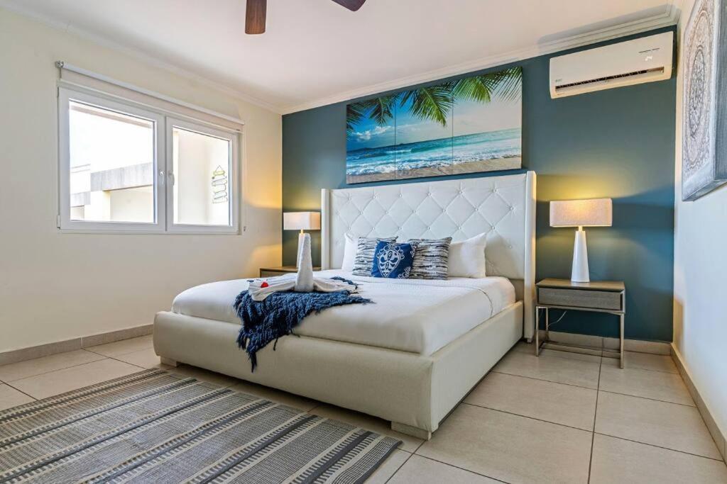 Affordable Family Only 350 Yards From Eagle Apartment Palm Beach