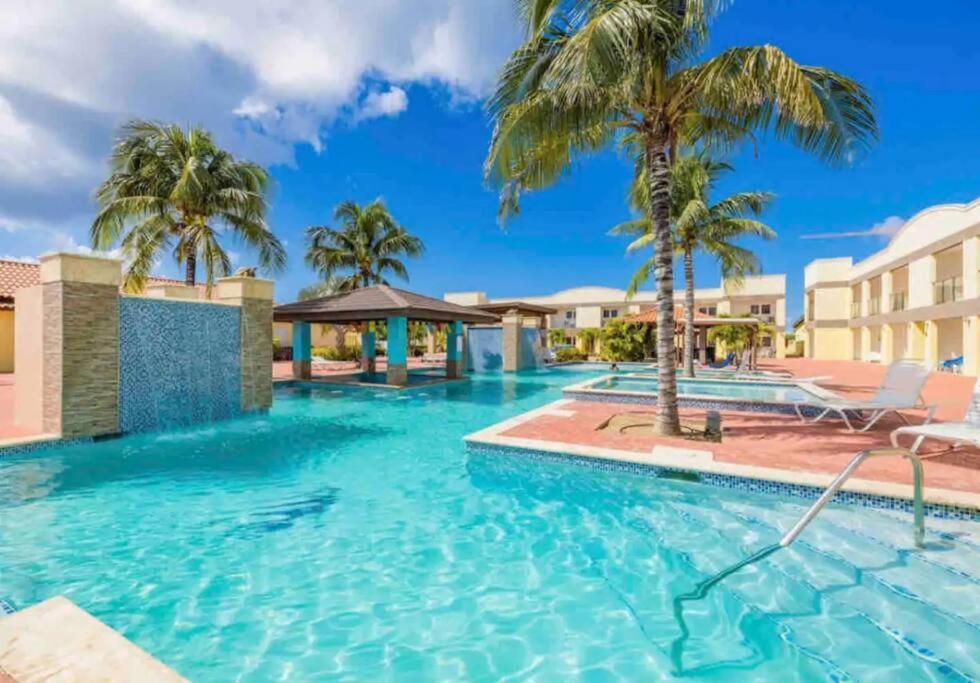 Affordable Family Only 350 Yards From Eagle Palm Beach