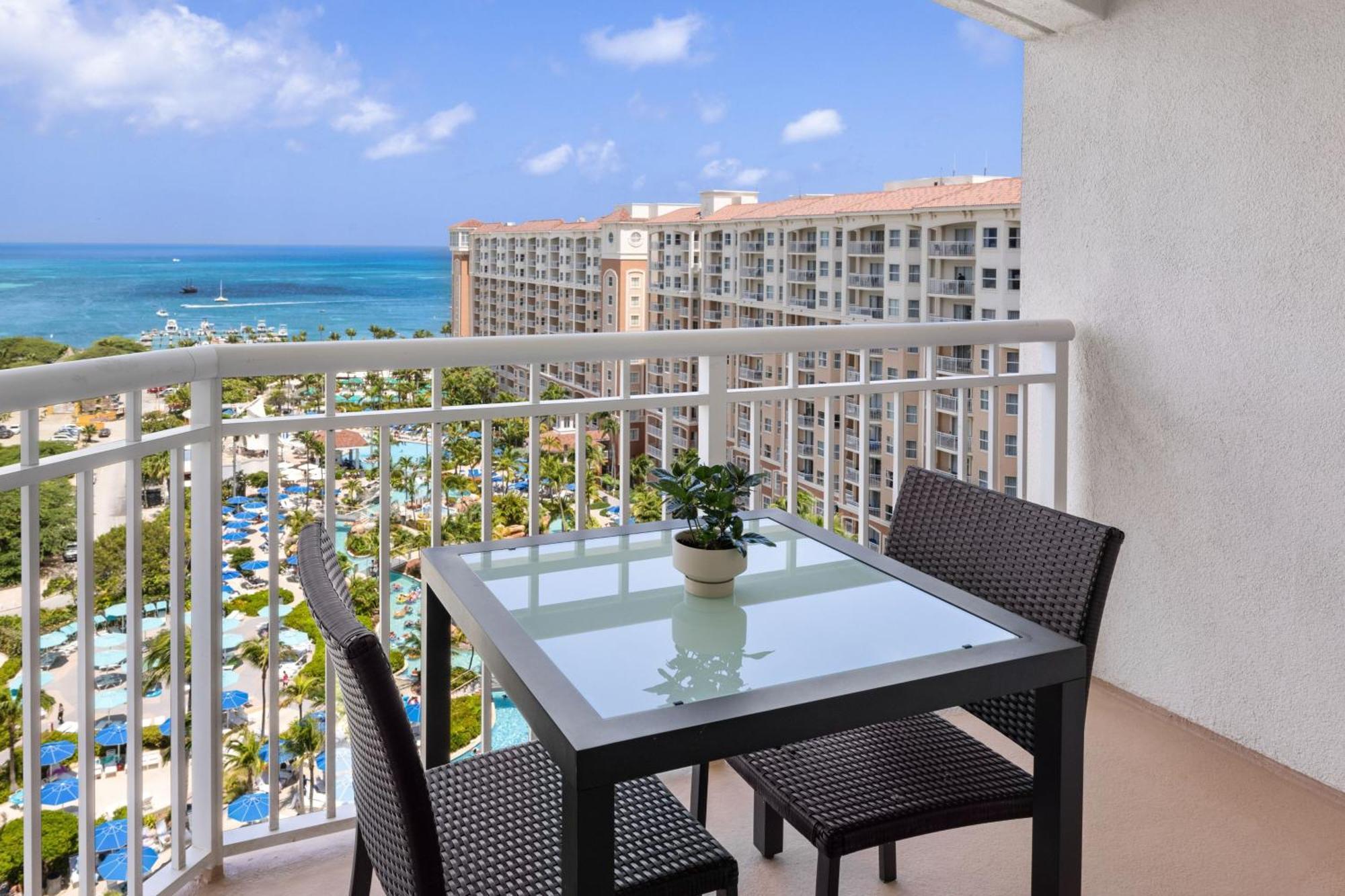 Hotel Marriott's Aruba Surf Club Palm Beach