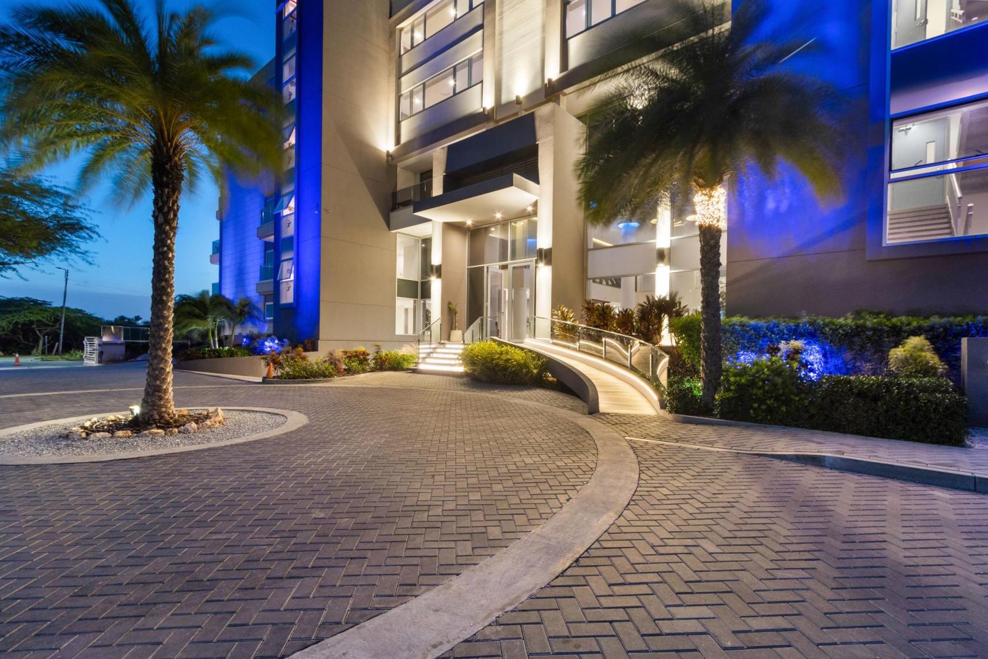 O Beachfront Residences, By Bocobay Aruba Apartment