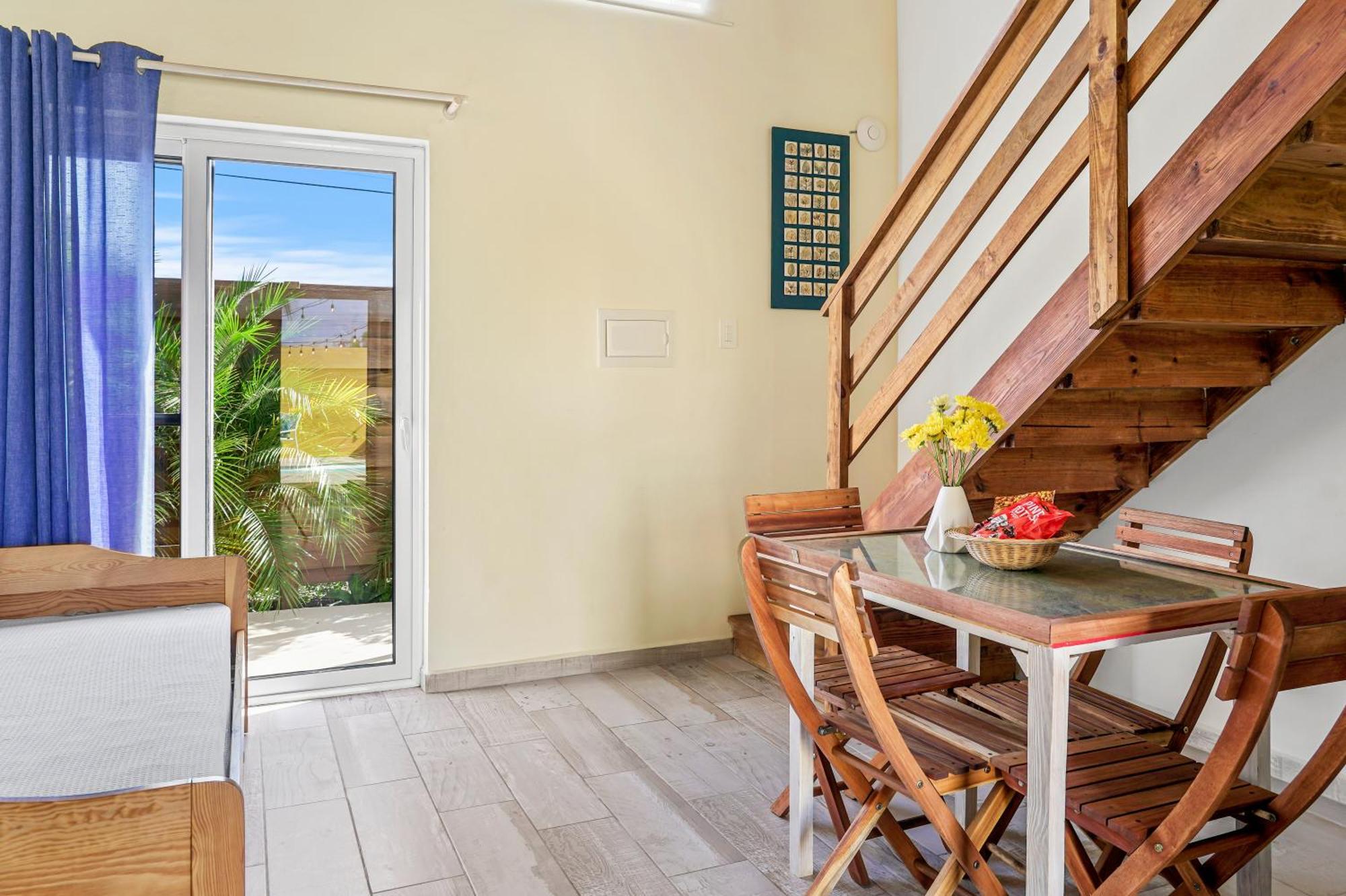 Anate Beach Apartments, Mangel Alto