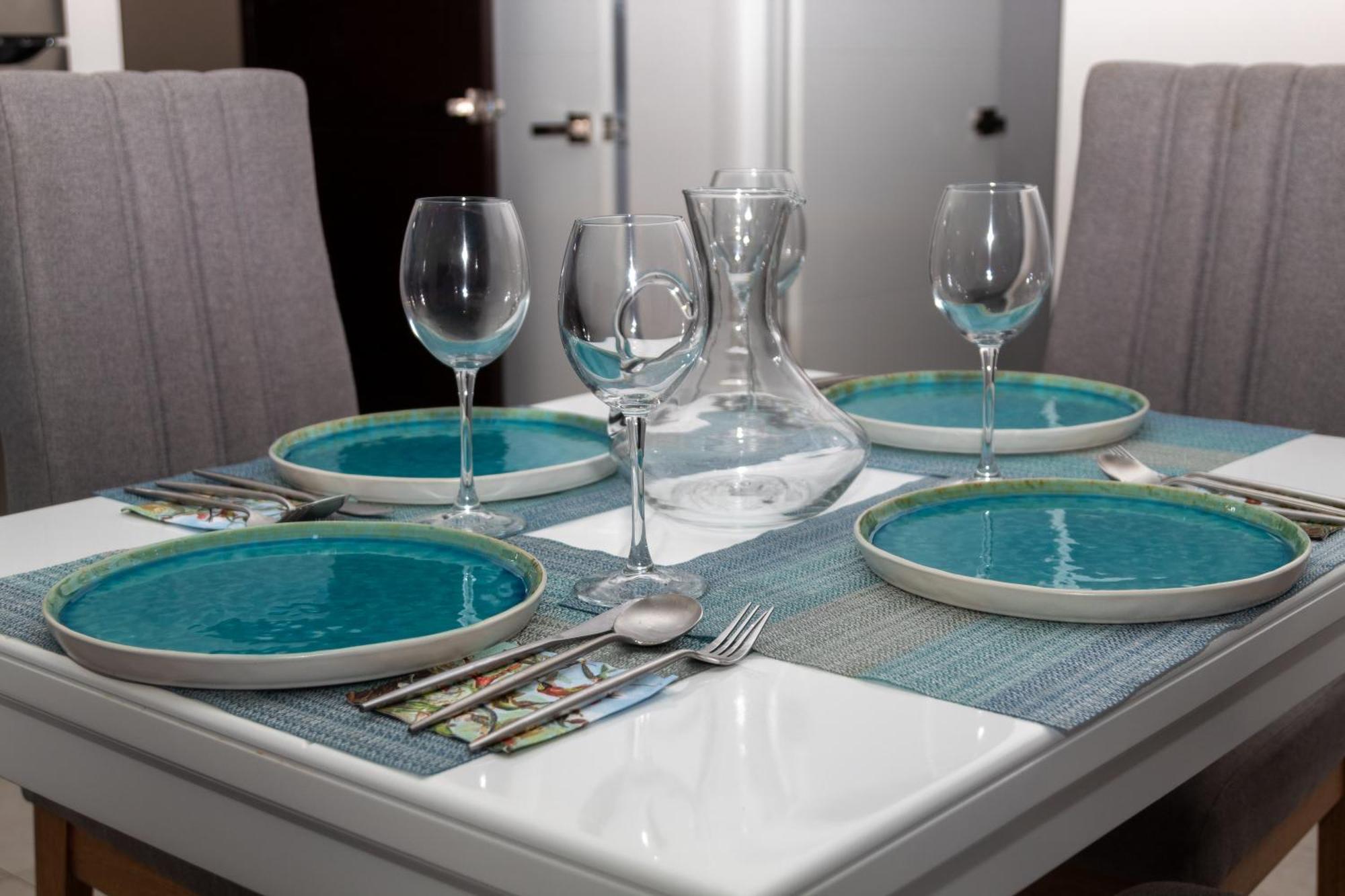 New! Cozy 1 Bedroom Condo- Gold Coast, Noord Aruba * Palm Beach