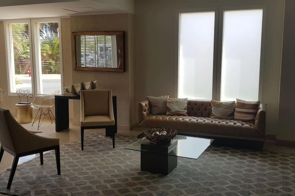 Luxurious In Levent Front Eagle Holiday home Palm Beach