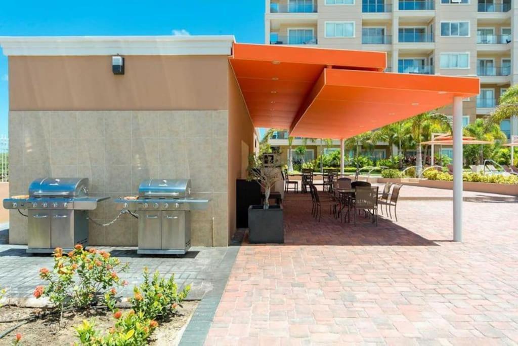 Luxurious In Levent Front Eagle Holiday home Palm Beach