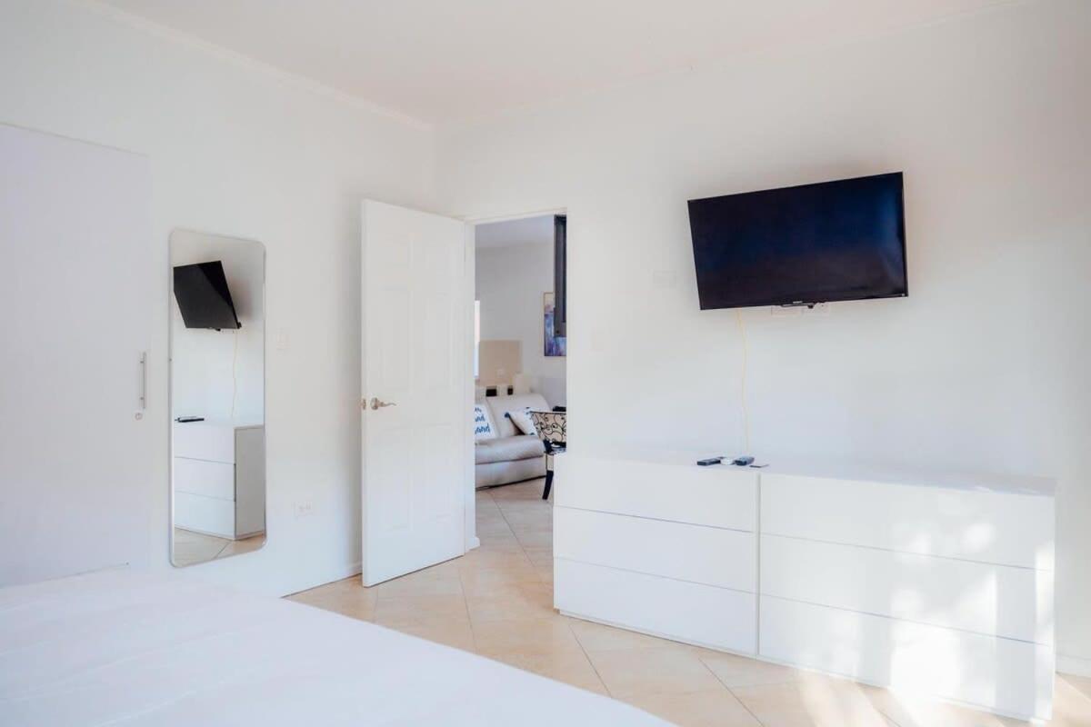Gold Coast Elegance With Private Pool Holiday home *