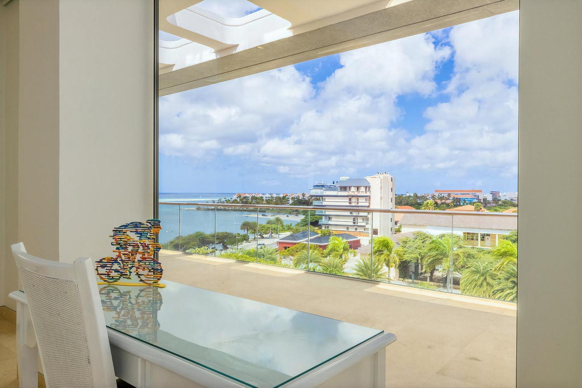 Coral 15: Oceanfront Penthouse With Private Pool And Theater Apartment