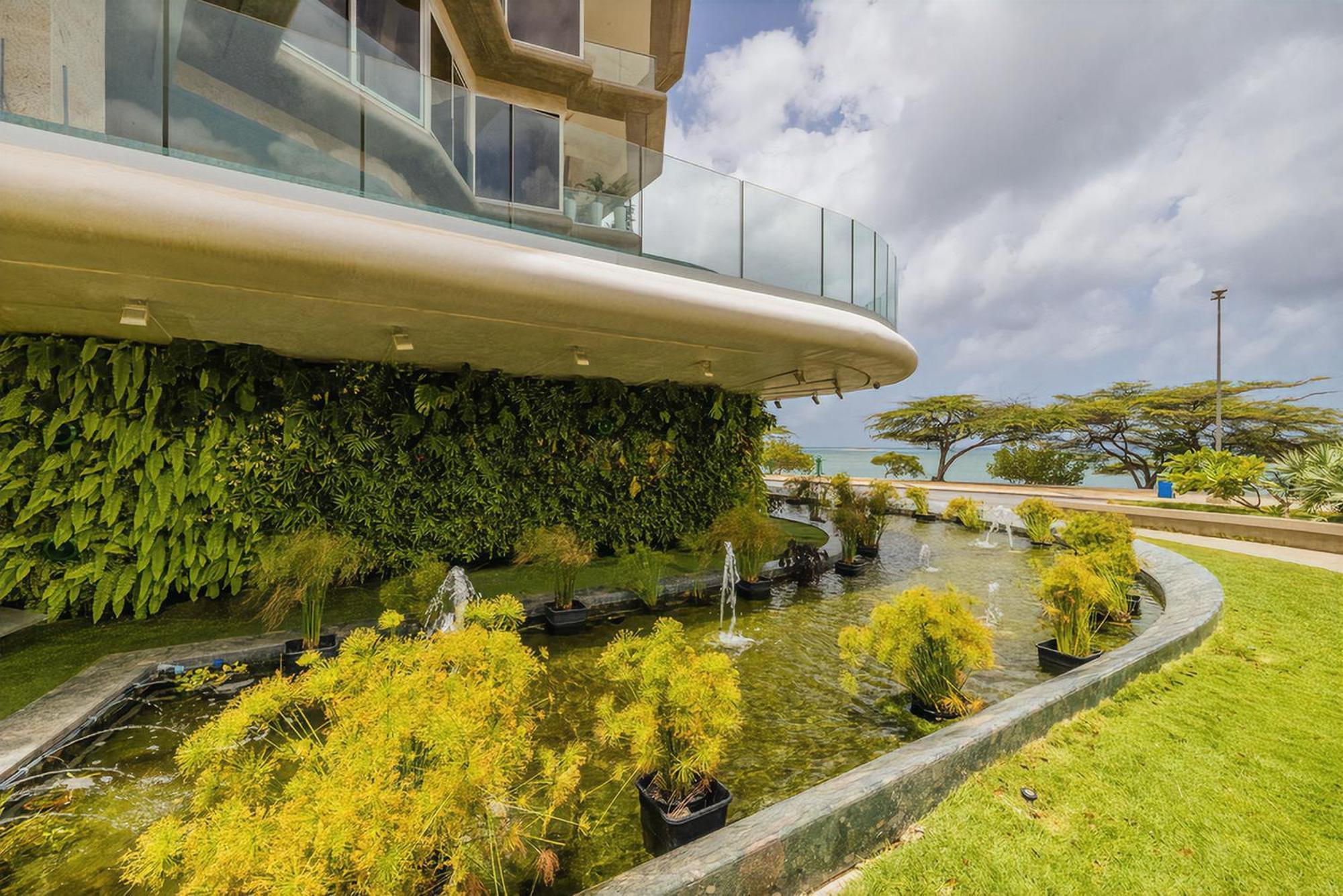 Apartment Coral 15: Oceanfront Penthouse With Private Pool And Theater Oranjestad