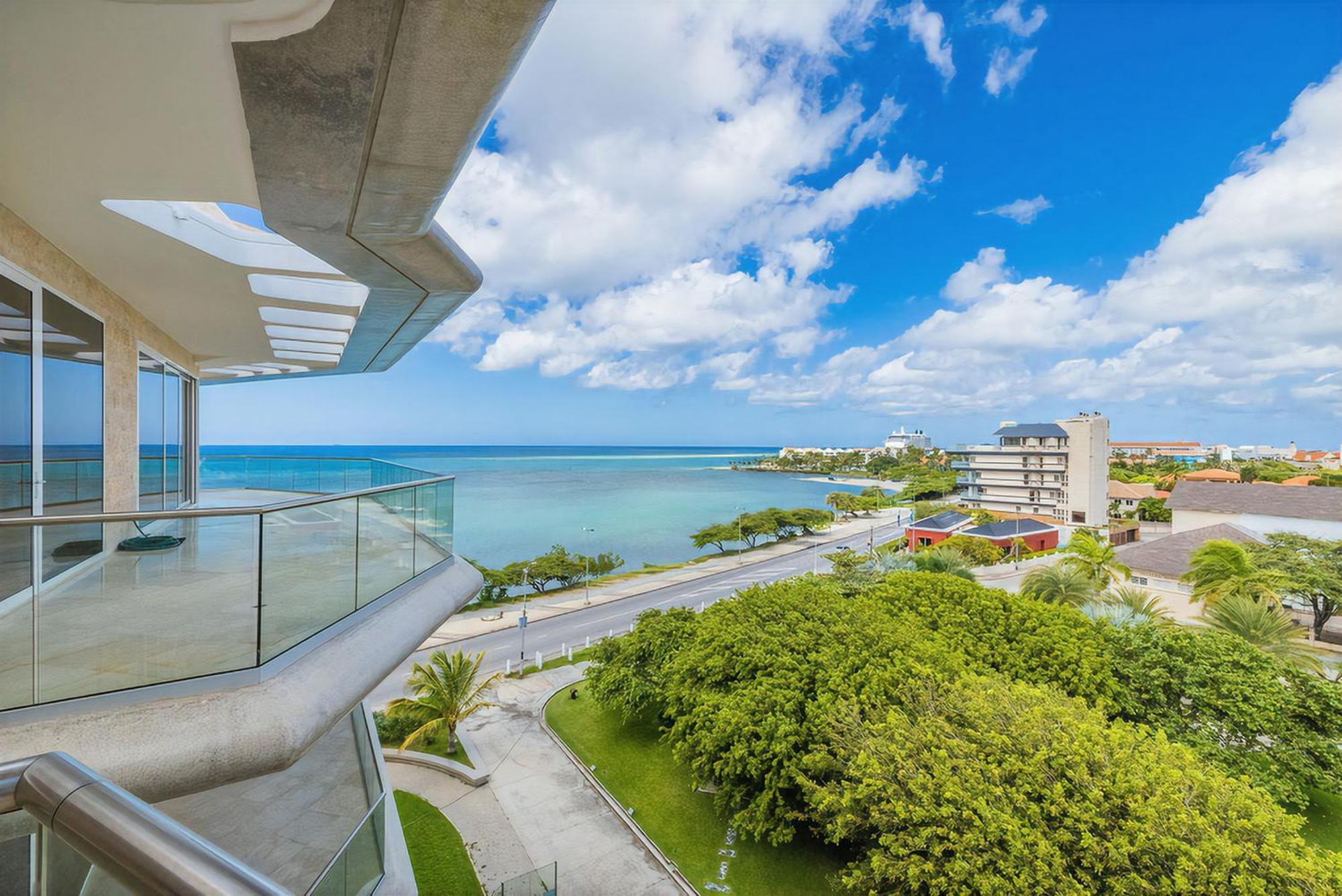 Coral 15: Oceanfront Penthouse With Private Pool And Theater * Oranjestad