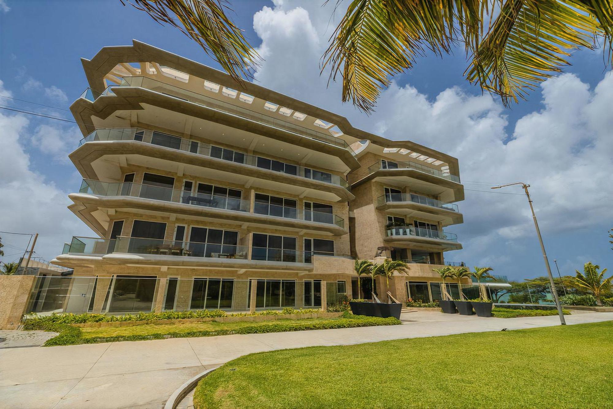 Coral 15: Oceanfront Penthouse With Private Pool And Theater Apartment Oranjestad