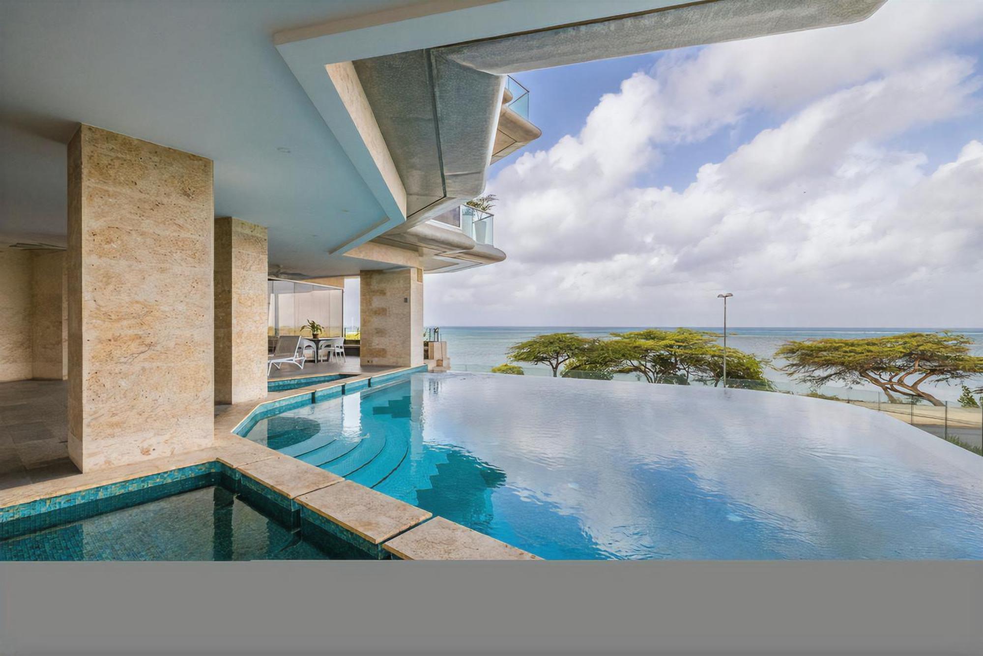 Coral 15: Oceanfront Penthouse With Private Pool And Theater *