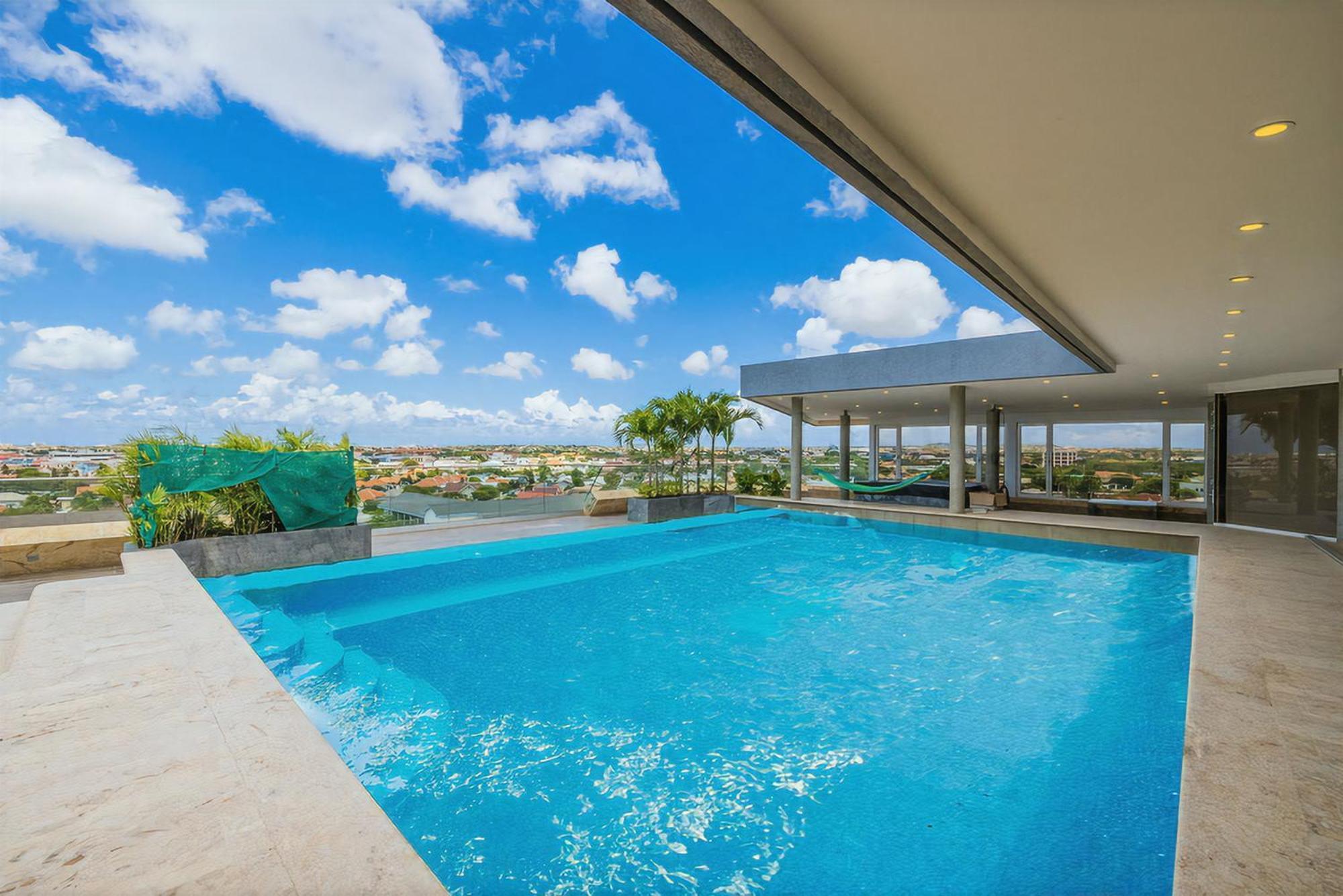 Coral 15: Oceanfront Penthouse With Private Pool And Theater Apartment Oranjestad