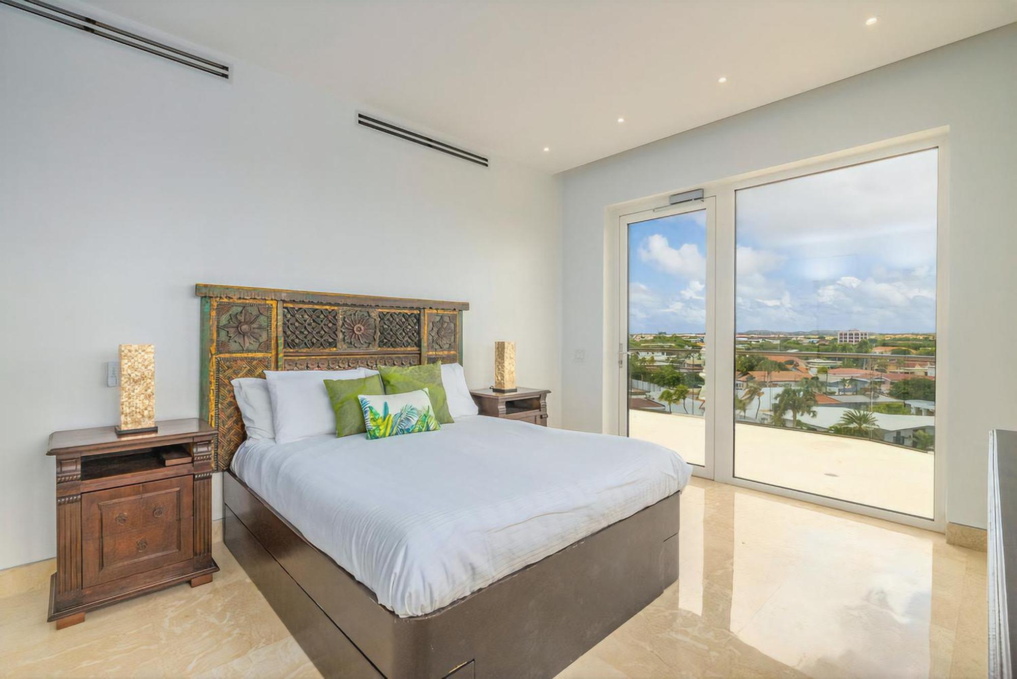 Apartment Coral 15: Oceanfront Penthouse With Private Pool And Theater Oranjestad
