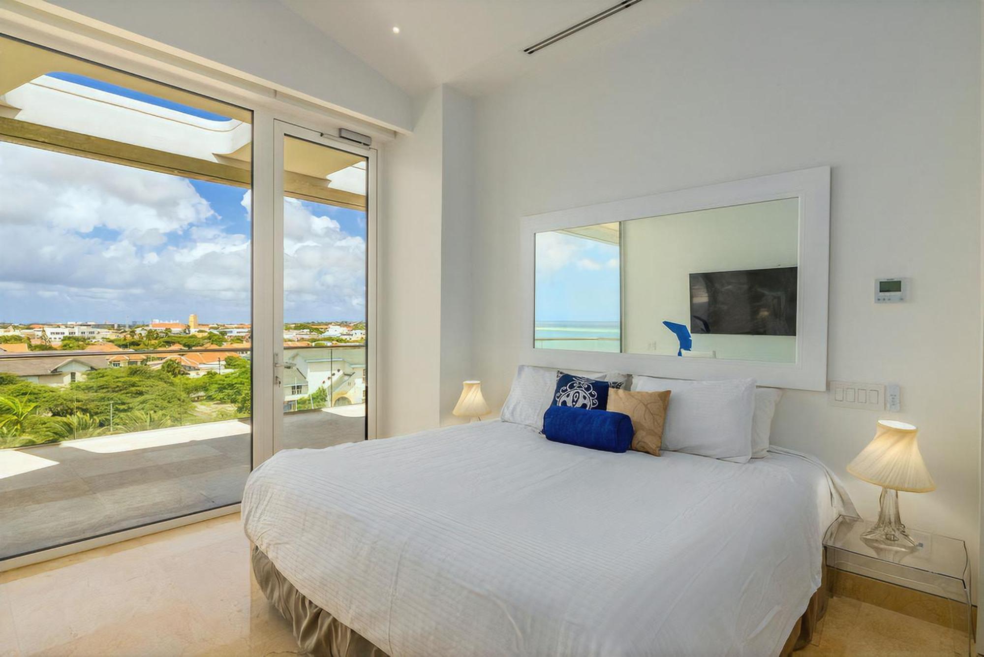 Coral 15: Oceanfront Penthouse With Private Pool And Theater * Oranjestad