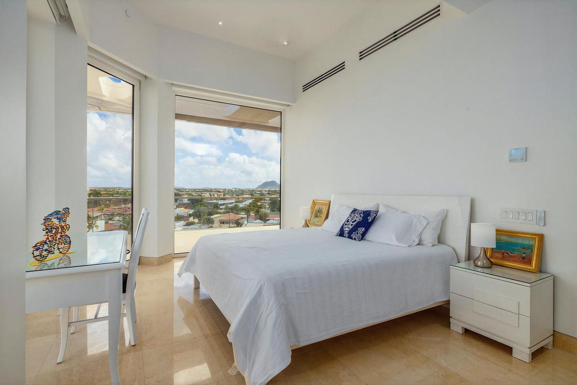 Coral 15: Oceanfront Penthouse With Private Pool And Theater Apartment