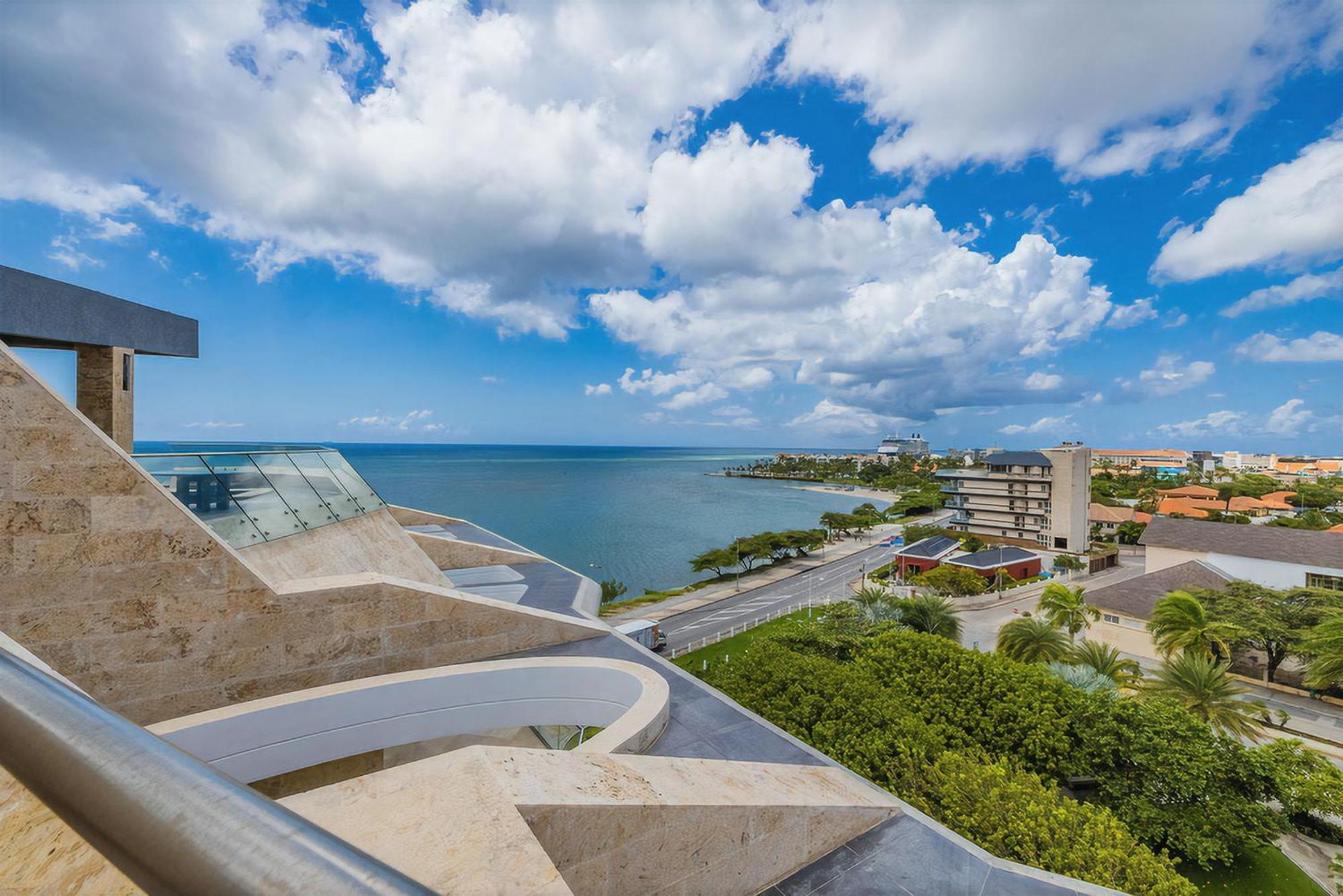 Coral 15: Oceanfront Penthouse With Private Pool And Theater * Oranjestad