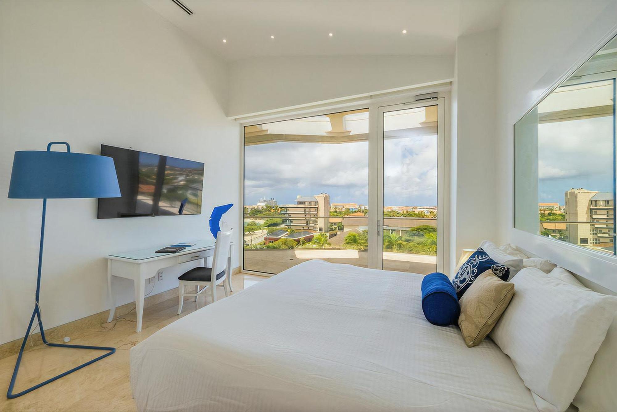 Coral 15: Oceanfront Penthouse With Private Pool And Theater Apartment