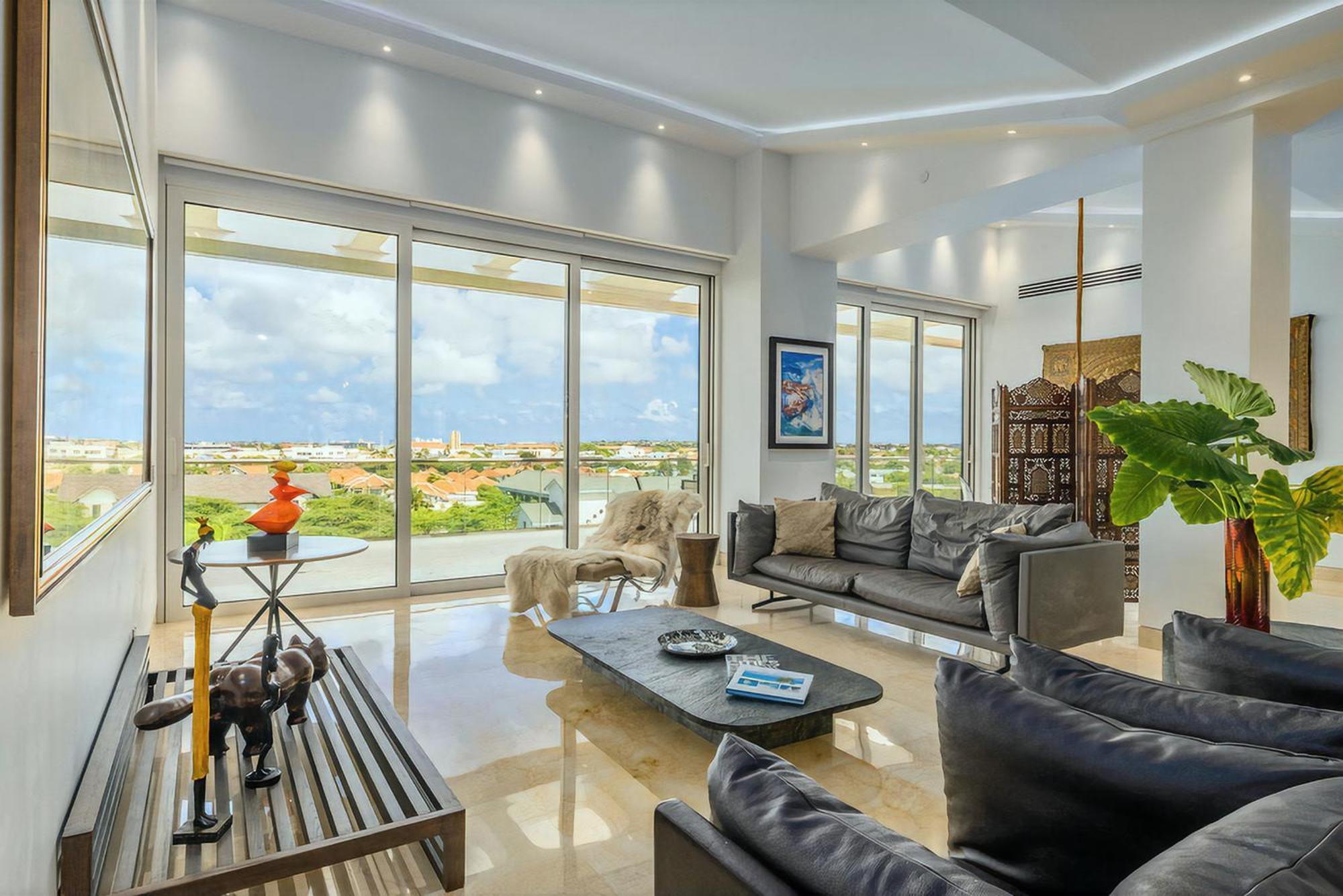 Coral 15: Oceanfront Penthouse With Private Pool And Theater Apartment Oranjestad