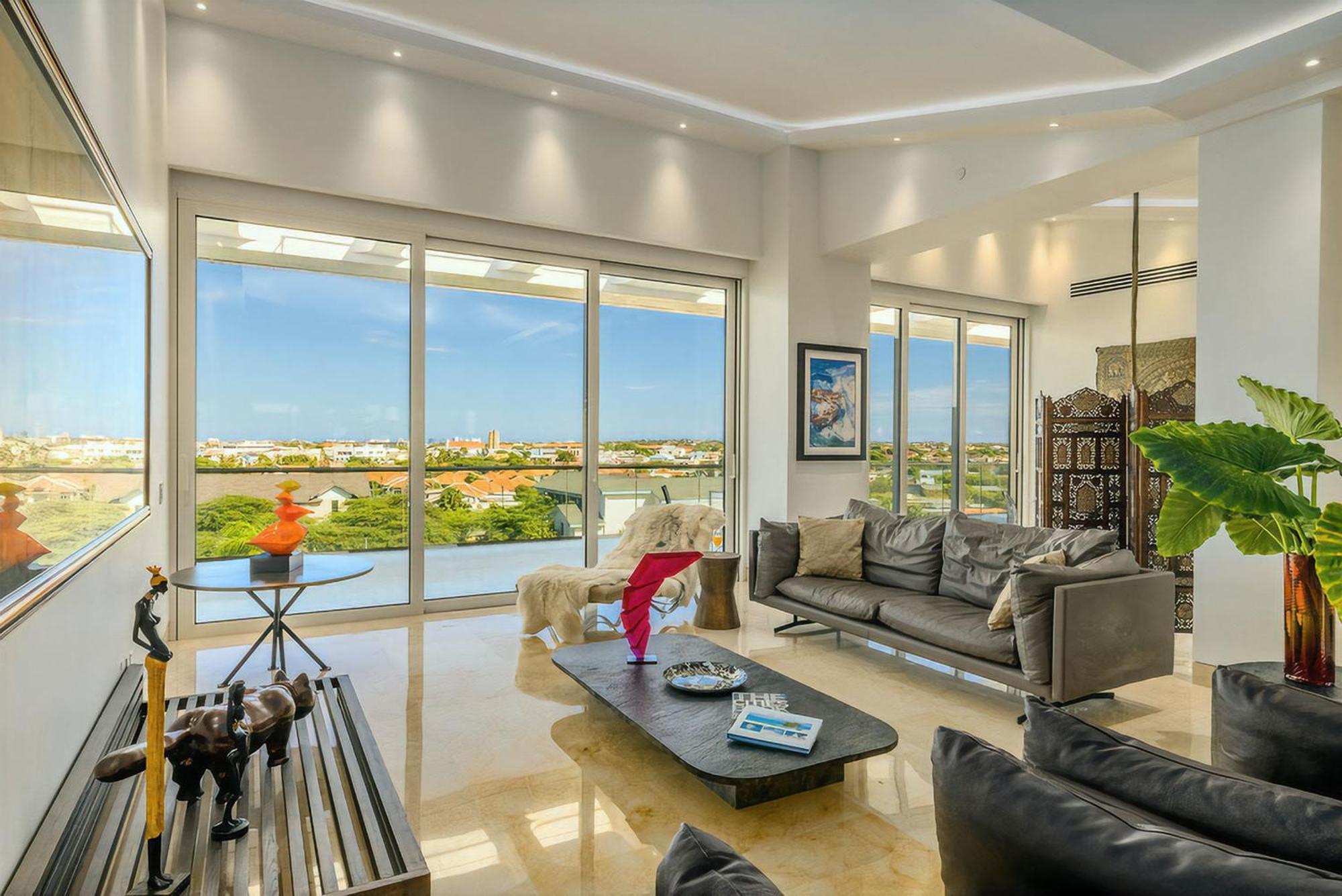 Coral 15: Oceanfront Penthouse With Private Pool And Theater *