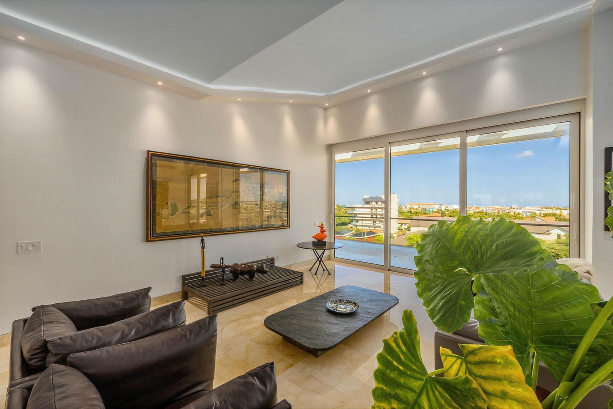 Apartment Coral 15: Oceanfront Penthouse With Private Pool And Theater Oranjestad