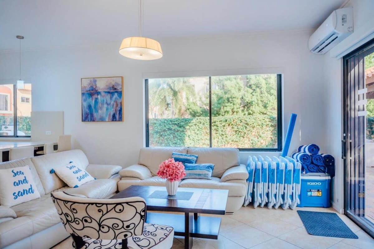 Gold Coast Elegance With Private Pool