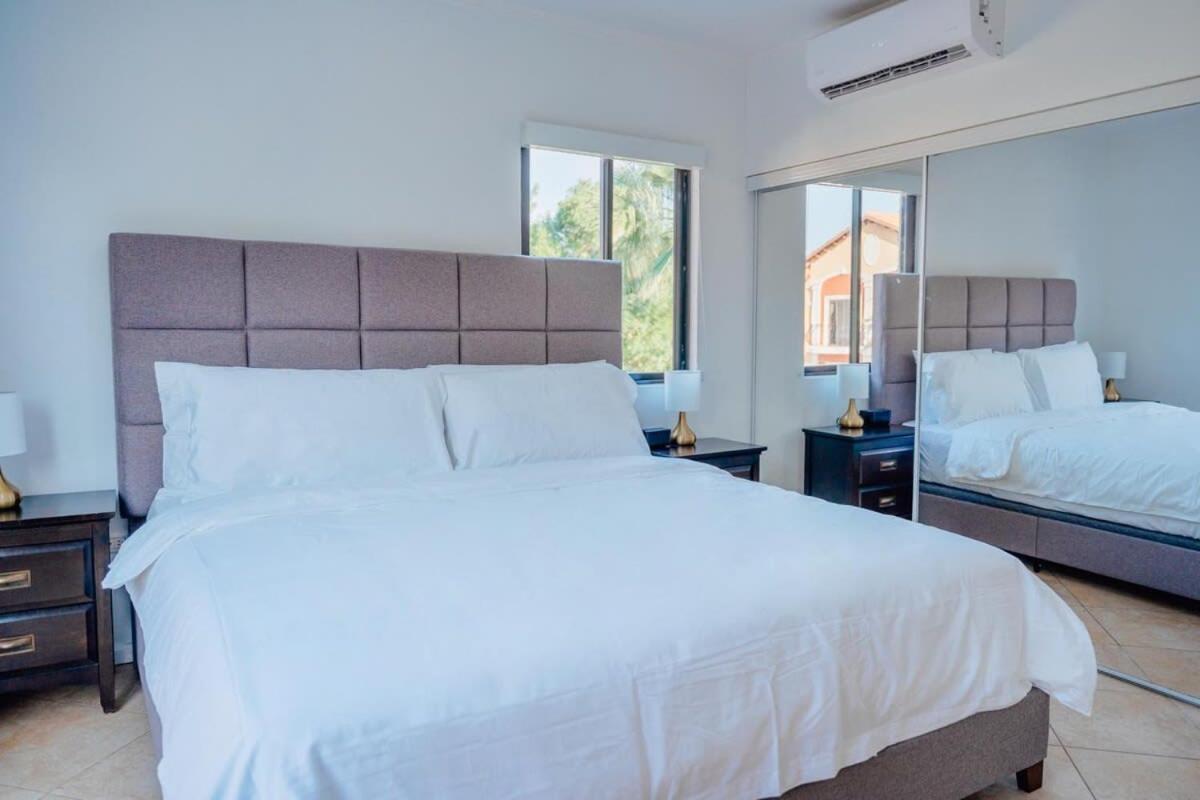 Gold Coast Elegance With Private Pool Holiday home *