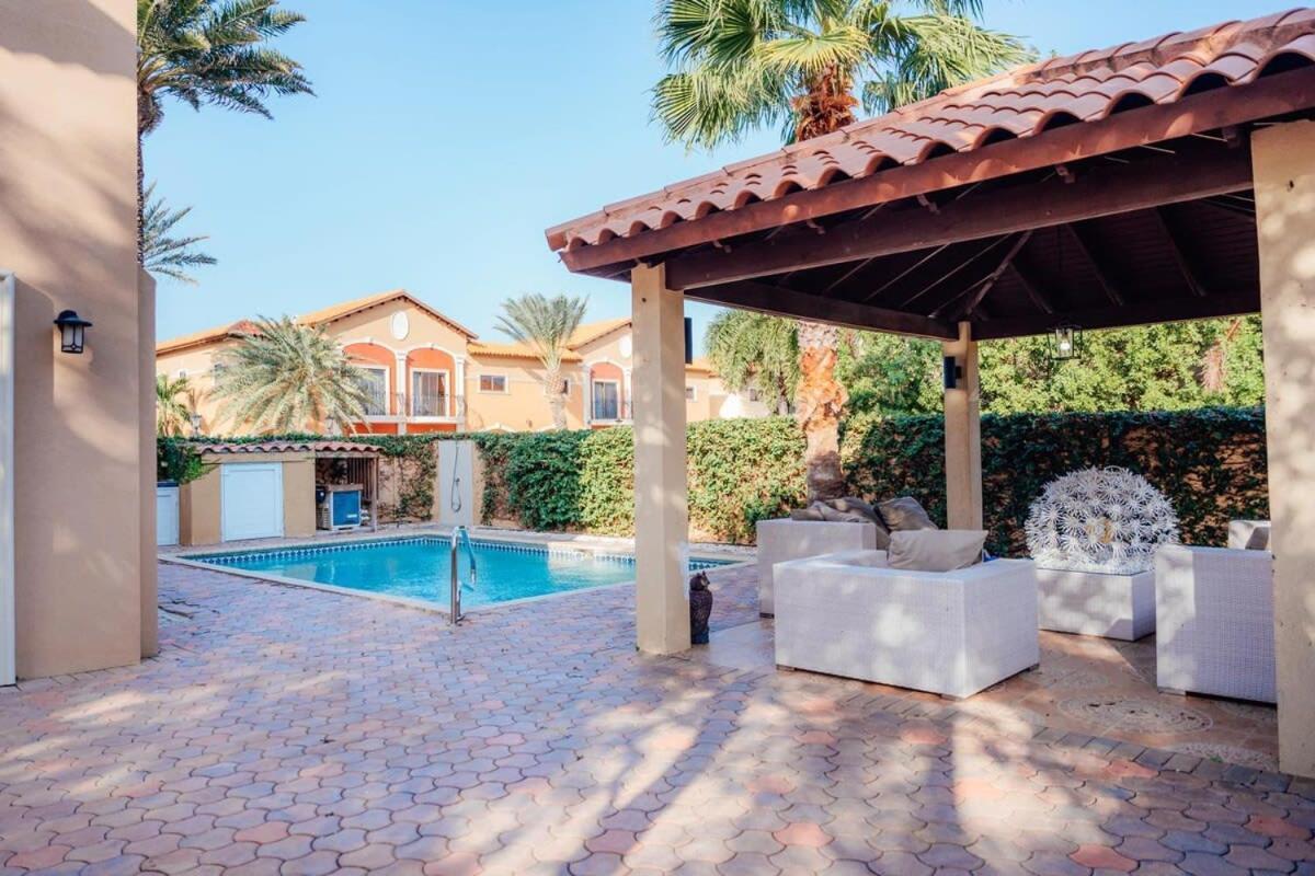 Gold Coast Elegance With Private Pool Holiday home