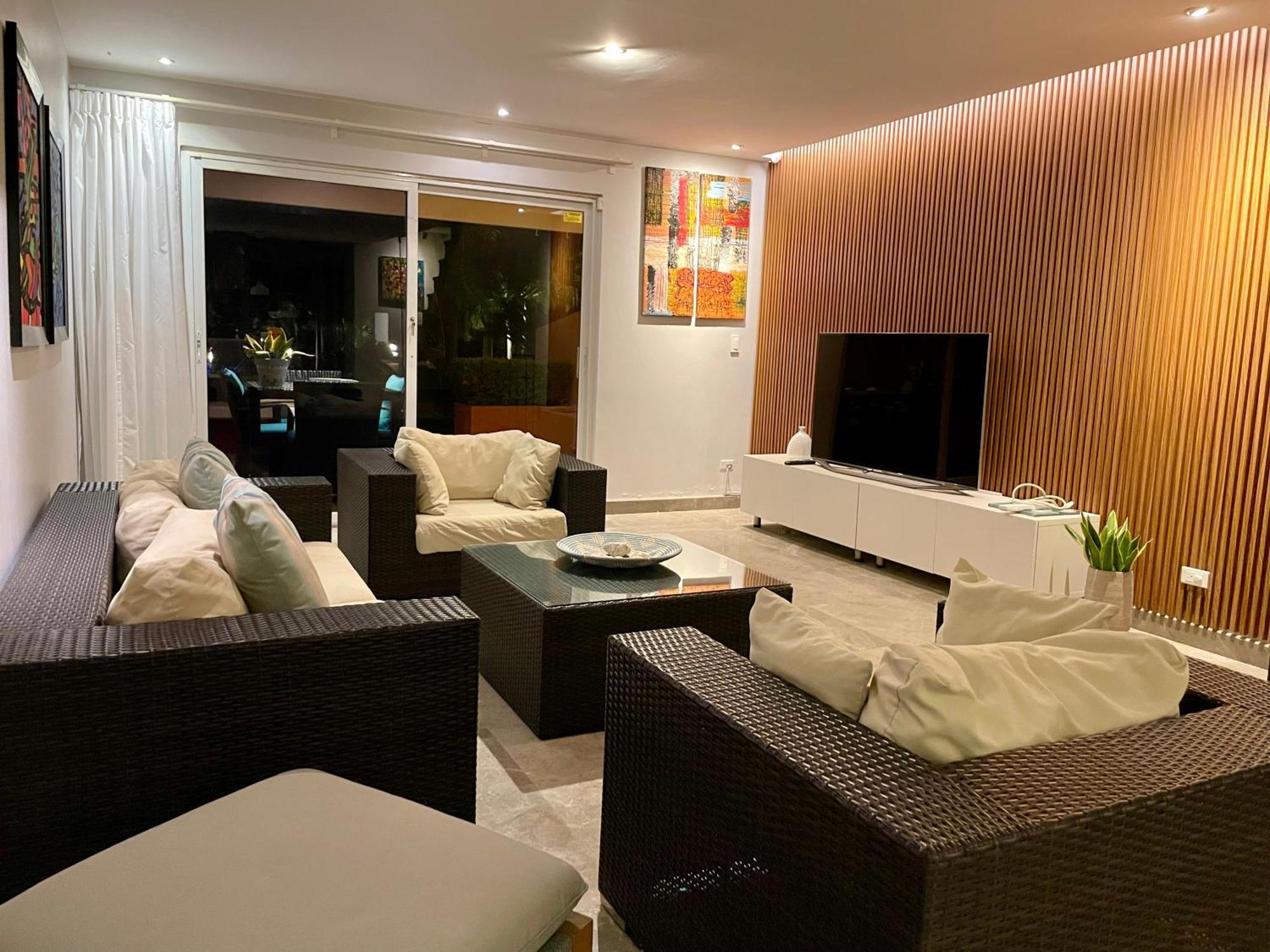 Holiday home Eagle Luxury House, Walking Distance To The