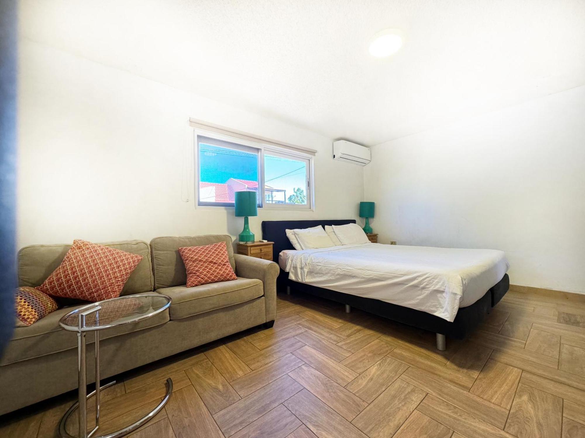 Casalina Garden 2 Blocks To Palm & Kitesurfing School *